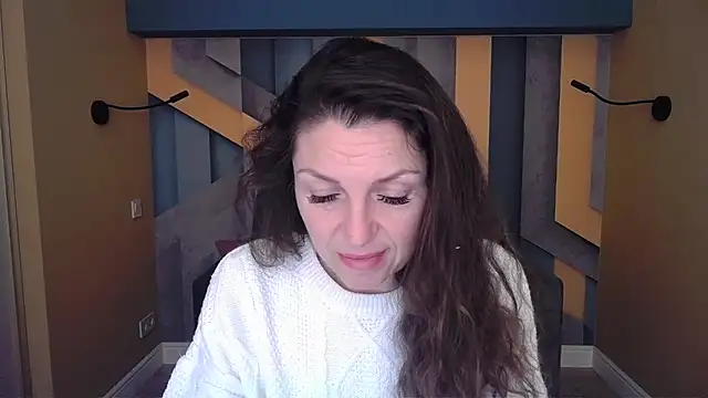 Snapshot of EllaLong chatting on January 19, 2026, 12:31 pm EllaLong online show from January 19, 2026, 12:31 pm