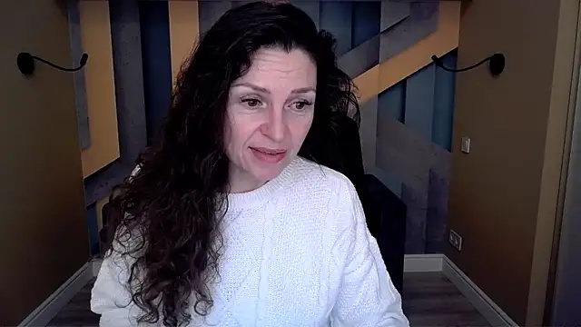 Snapshot of EllaLong chatting on February 28, 2026, 12:38 pm EllaLong online show from February 28, 2026, 12:38 pm