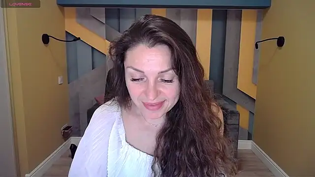 EllaLong online show from December 17, 2024, 3:38 pm