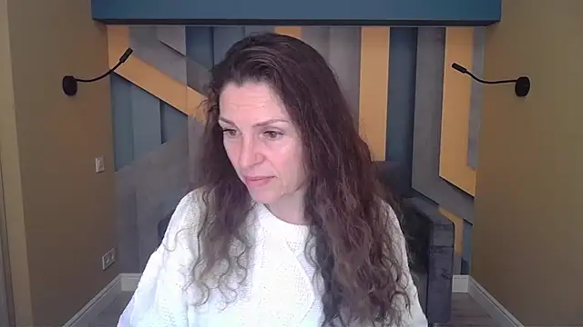 EllaLong online show from November 30, 2025, 12:28 pm