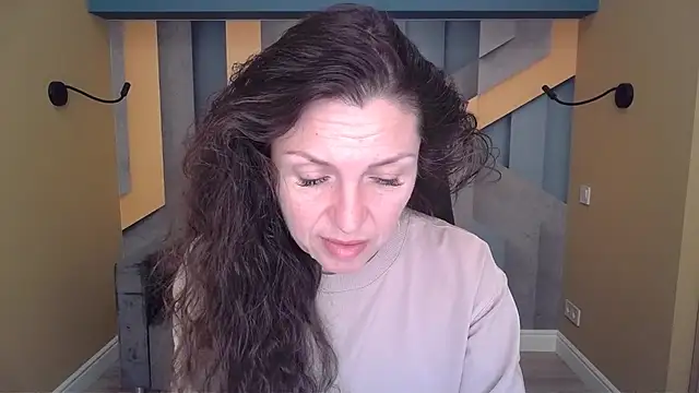 EllaLong online show from March 7, 2026, 12:21 pm