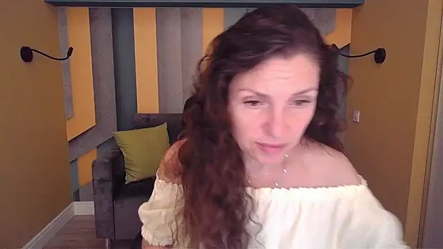 EllaLong online show from May 23, 2026, 11:31 am
