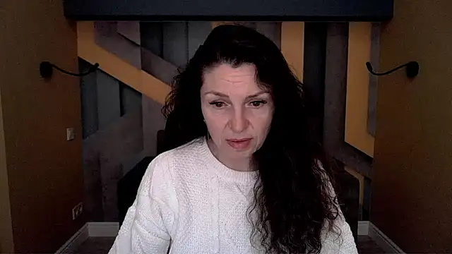 Snapshot of EllaLong chatting on February 21, 2026, 12:29 pm EllaLong online show from February 21, 2026, 12:29 pm