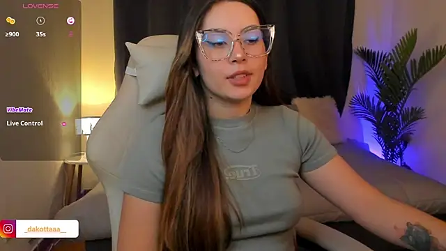 dakottaa  online show from February 7, 2026, 12:07 am