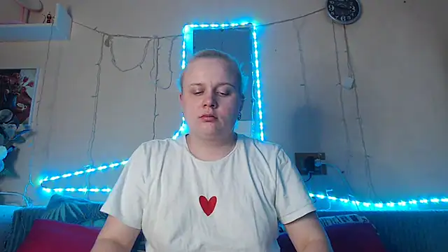 Snapshot of Karolina_love_ chatting on January 10, 2025, 11:29 pm Karolina love  online show from January 10, 2025, 11:29 pm