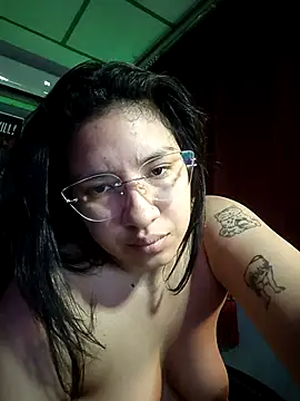 DanelyLopez online show from February 7, 2025, 1:04 am