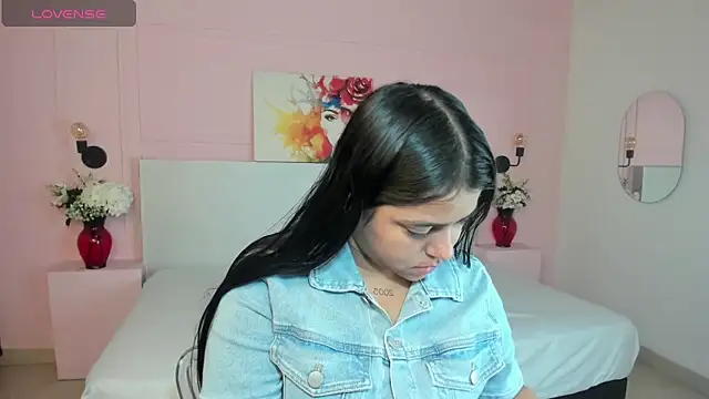 LyndaKimm online show from March 6, 2025, 4:30 am