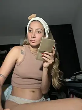 Snapshot of DanikRosse chatting on October 20, 2025, 4:36 am DanikRosse online show from October 20, 2025, 4:36 am