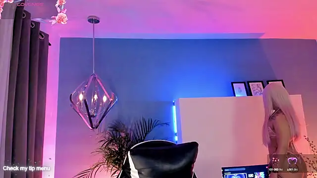 Snapshot of Megan_inked chatting on September 26, 2025, 2:40 am Megan inked online show from September 26, 2025, 2:40 am