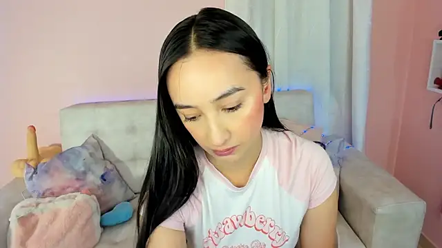tinysara online show from March 1, 2025, 4:33 pm