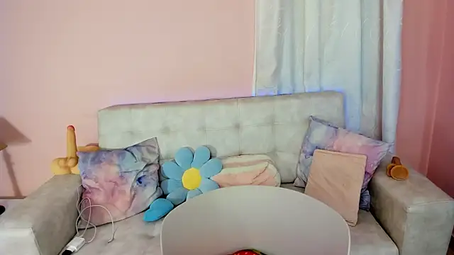 tinysara online show from March 2, 2025, 4:36 pm