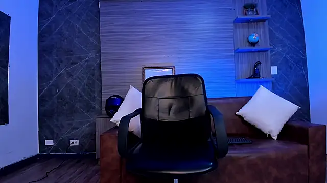 Snapshot of charlottewhitte chatting on October 3, 2025, 12:28 pm charlottewhitte online show from October 3, 2025, 12:28 pm