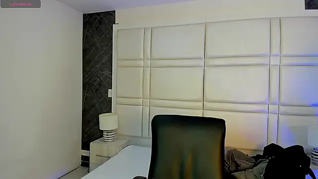 Snapshot of charlottewhitte chatting on February 28, 2026, 7:02 pm charlottewhitte online show from February 28, 2026, 7:02 pm