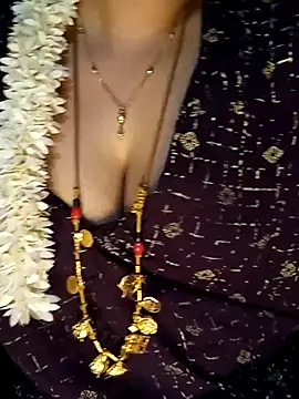 tuttifrutti17 online show from March 8, 2025, 8:14 pm