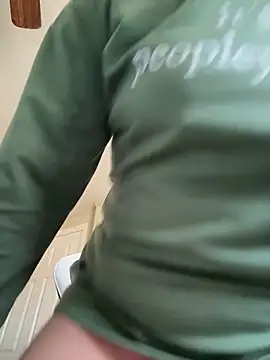 QueenNuttCollector online show from March 17, 2026, 3:48 pm