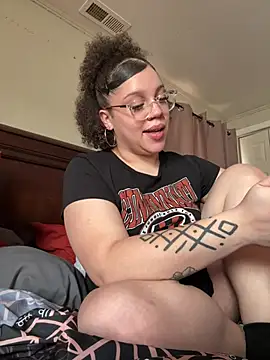 Snapshot of QueenNuttCollector chatting on February 6, 2026, 5:31 pm QueenNuttCollector online show from February 6, 2026, 5:31 pm