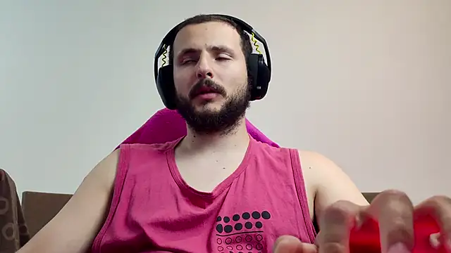 Snapshot of iurytx chatting on October 31, 2025, 12:18 am iurytx online show from October 31, 2025, 12:18 am