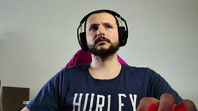 Snapshot of iurytx chatting on October 9, 2025, 7:47 pm iurytx online show from October 9, 2025, 7:47 pm