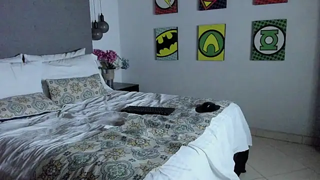 Snapshot of andrhes_baby chatting on October 20, 2025, 1:18 am andrhes baby online show from October 20, 2025, 1:18 am