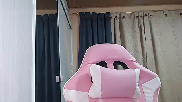 angel girl0610 online show from July 12, 2026, 4:02 am