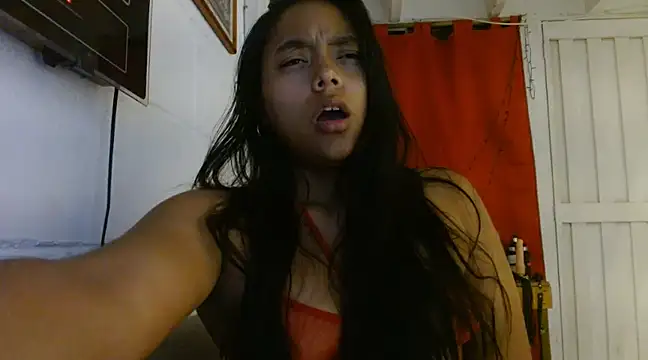 Snapshot of Chiara_petterson chatting on January 18, 2025, 4:59 am Chiara petterson online show from January 18, 2025, 4:59 am