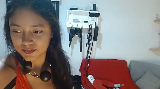 Snapshot of Chiara_petterson chatting on February 24, 2025, 2:40 am Chiara petterson online show from February 24, 2025, 2:40 am