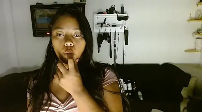 Snapshot of Chiara_petterson chatting on March 3, 2025, 3:05 am Chiara petterson online show from March 3, 2025, 3:05 am