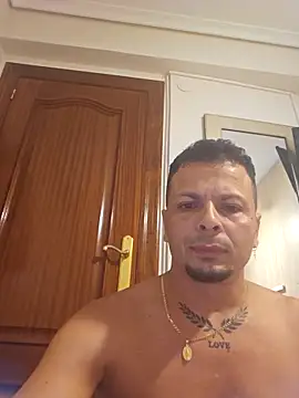 Snapshot of rafazzz19cm chatting on October 26, 2025, 2:39 pm rafazzz19cm online show from October 26, 2025, 2:39 pm