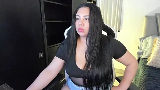 ambar-wells online show from February 11, 2025, 6:22 pm