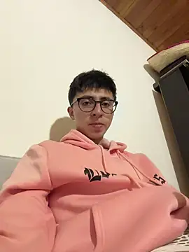 CamiRojas boy online show from December 18, 2025, 4:28 am