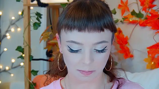 Snapshot of ElisabethDavis chatting on October 11, 2025, 5:03 pm ElisabethDavis online show from October 11, 2025, 5:03 pm