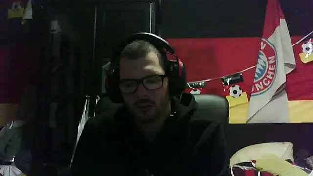 Die-geile-Sau online show from November 13, 2025, 9:51 pm