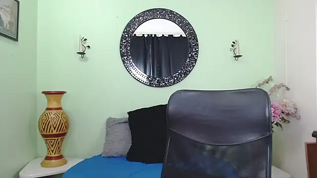 Sofia Franco  online show from February 13, 2026, 2:17 pm