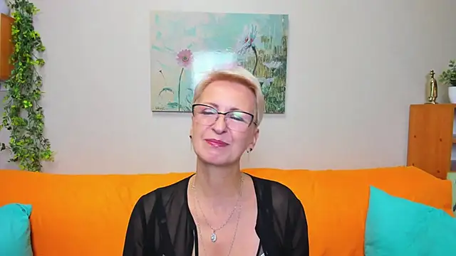 iamyourdream89 online show from September 18, 2025, 11:13 am