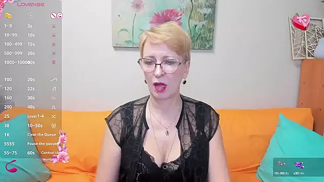 iamyourdream89 online show from March 18, 2025, 6:17 pm