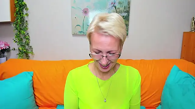 iamyourdream89 online show from September 27, 2025, 9:26 am