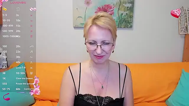 iamyourdream89 online show from March 12, 2025, 12:09 am