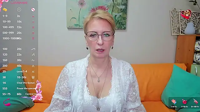 iamyourdream89 online show from March 17, 2025, 9:22 am