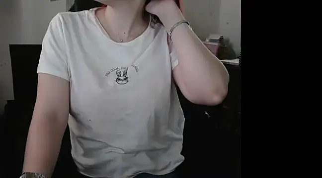norahrosss online show from December 24, 2024, 10:44 am