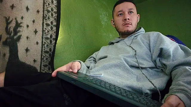 sweet cock28 online show from January 23, 2025, 3:22 pm