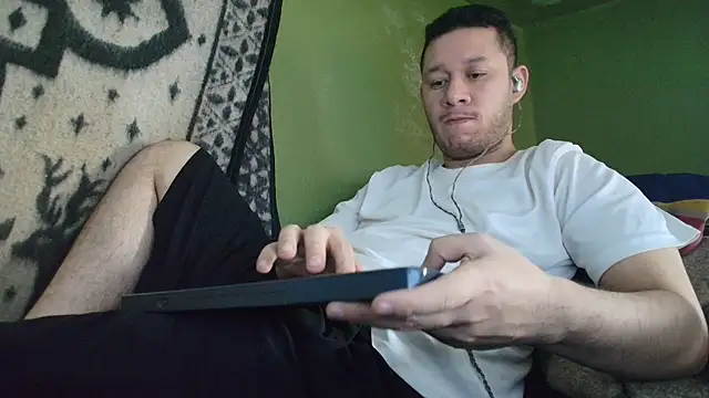 Snapshot of sweet_cock28 chatting on September 24, 2025, 3:29 pm sweet cock28 online show from September 24, 2025, 3:29 pm