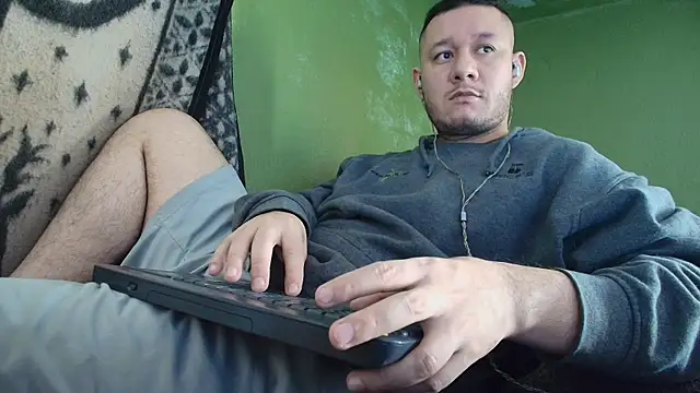 Snapshot of sweet_cock28 chatting on October 2, 2025, 4:21 pm sweet cock28 online show from October 2, 2025, 4:21 pm