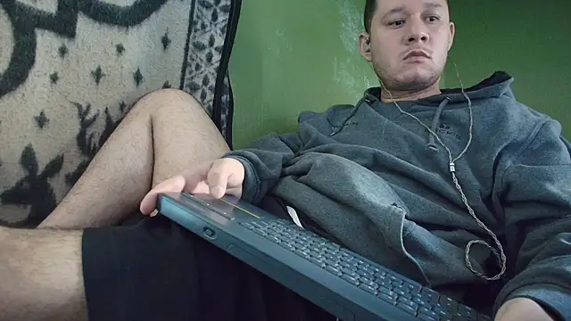 Snapshot of sweet_cock28 chatting on October 27, 2025, 3:24 pm sweet cock28 online show from October 27, 2025, 3:24 pm