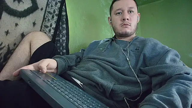 Snapshot of sweet_cock28 chatting on October 18, 2025, 3:25 pm sweet cock28 online show from October 18, 2025, 3:25 pm