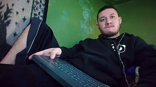 sweet cock28 online show from March 15, 2025, 3:48 pm