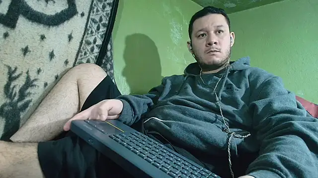 Snapshot of sweet_cock28 chatting on September 28, 2025, 2:24 pm sweet cock28 online show from September 28, 2025, 2:24 pm