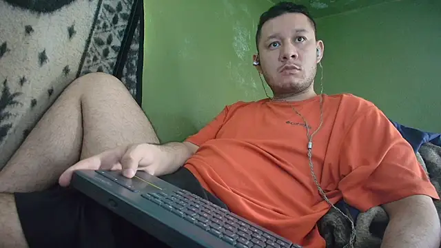 Snapshot of sweet_cock28 chatting on September 17, 2025, 3:25 pm sweet cock28 online show from September 17, 2025, 3:25 pm