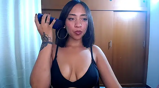 Snapshot of Danna_Ross_ chatting on March 6, 2025, 8:27 pm Danna Ross online show from March 6, 2025, 8:27 pm