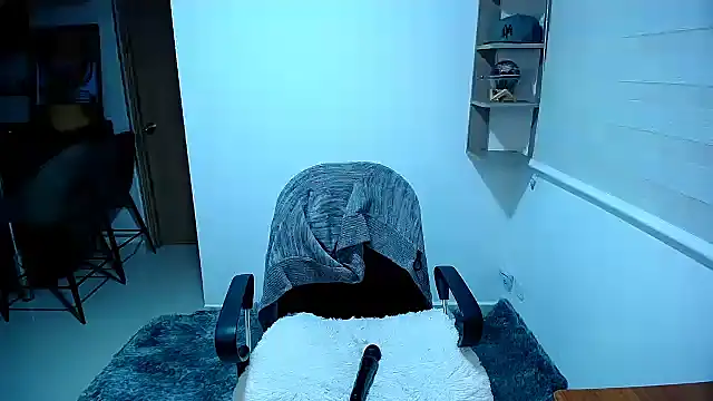 Snapshot of Danna_Ross_ chatting on September 10, 2025, 12:20 am Danna Ross online show from September 10, 2025, 12:20 am