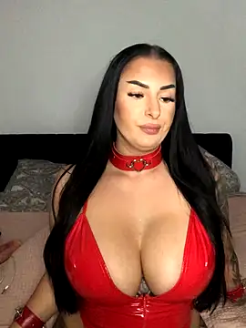 Snapshot of Mia-Bremer chatting on November 5, 2025, 12:08 pm Mia-Bremer online show from November 5, 2025, 12:08 pm